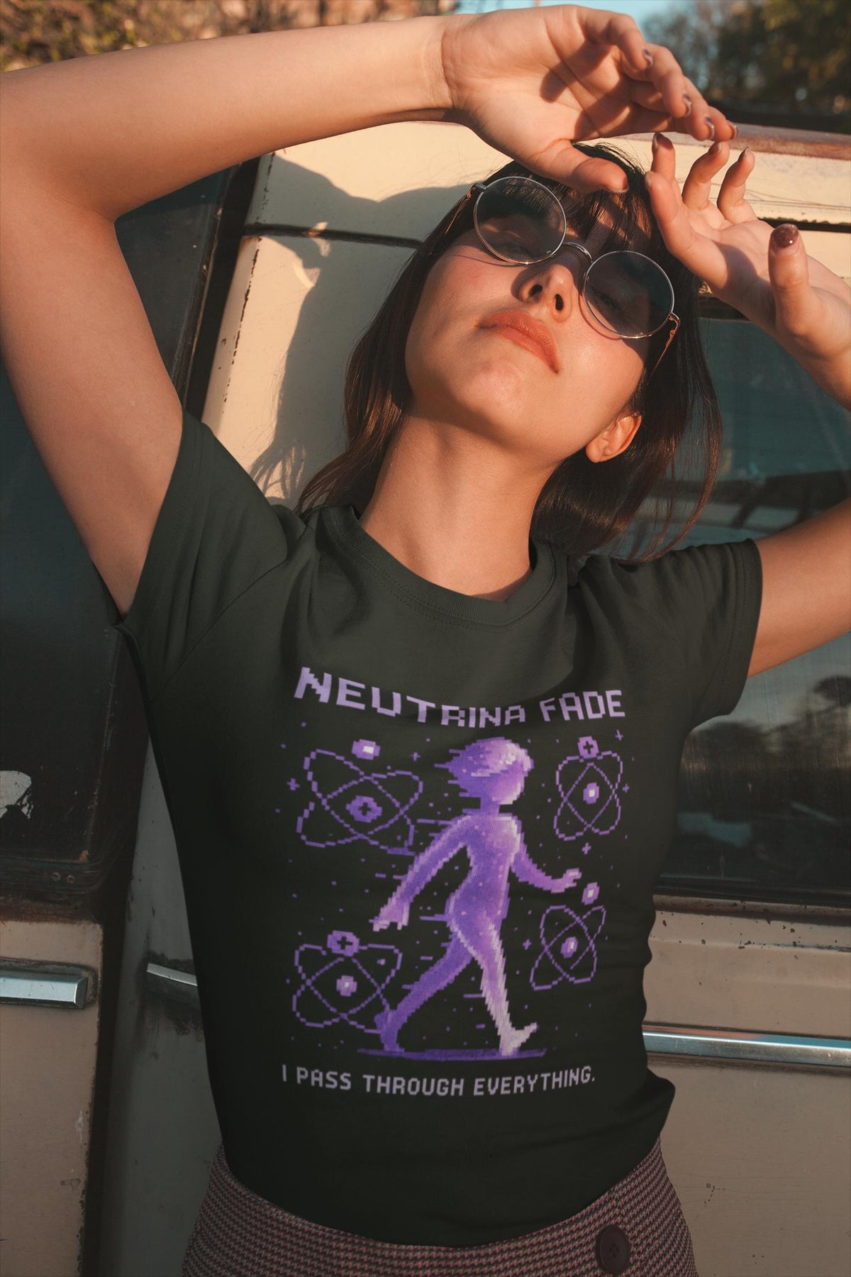 Neutrina Fade – Neutrino Ghost Matter physics T-shirt